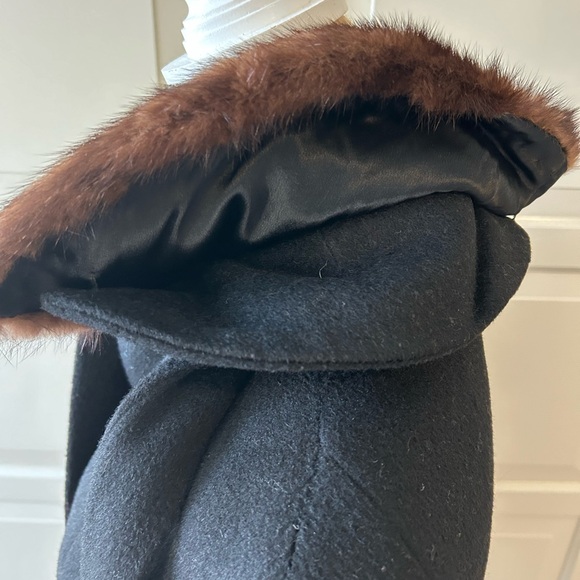 Rothmoor Vintage Black Cashmere Coat with Brown Mink Collar Size S/M - Picture 8 of 15